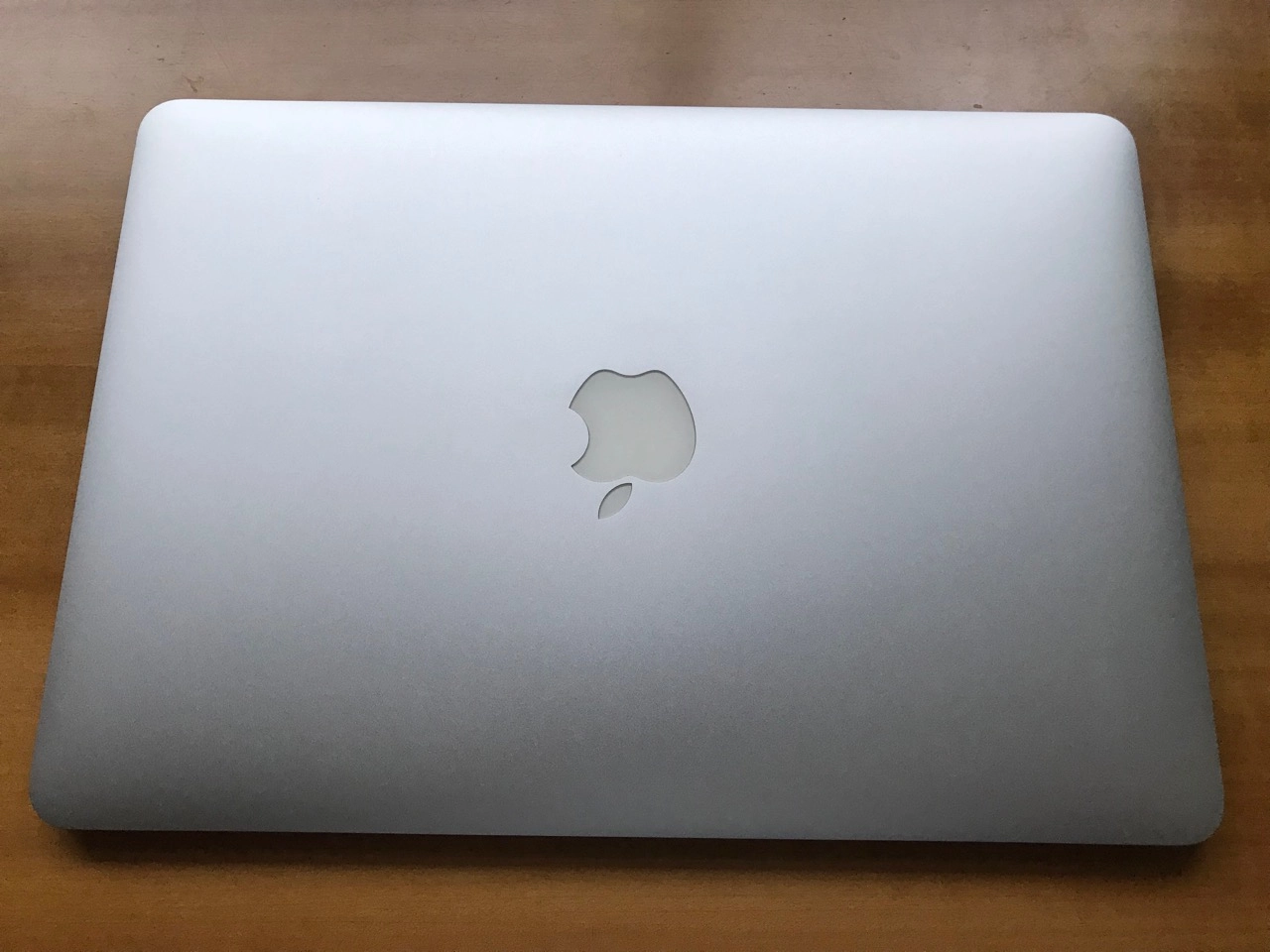 Apple Macbook Air 2012 mid